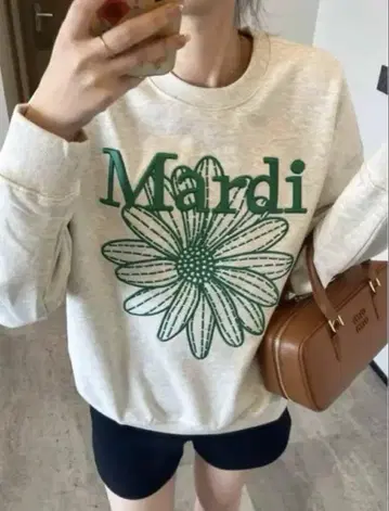 Mardi 그래픽 맨투맨 새상품