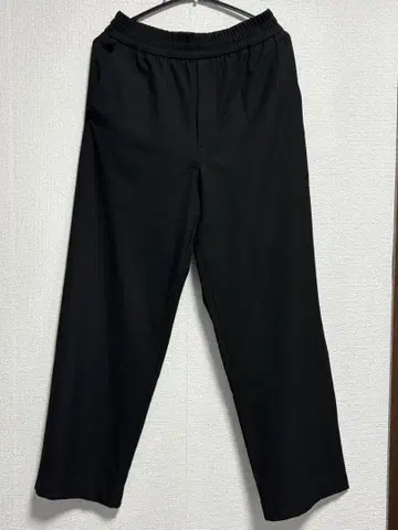 UNIQLO C 이지 와이드 테이퍼드 팬츠 S 사이즈 블랙