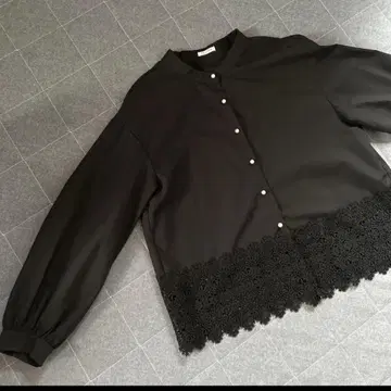 ESSEME/에시임 펄 버튼 밴드 카라 케미컬 레이스 블라우스 L