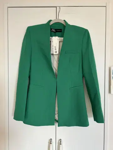 미사용 새상품 자라 블레이저 사이즈 XS 그린색
