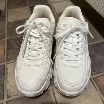 ZARA 청키 플랫폼 스니커즈 / 화이트 통굽 스니커즈