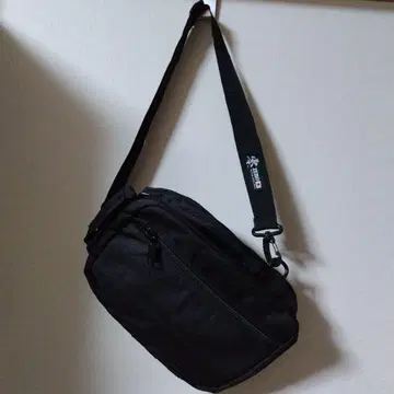 ZERO 바디백 블랙