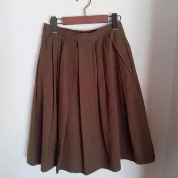 페를 페슈 올리브 그린 미디 스커트 perle peche 카키