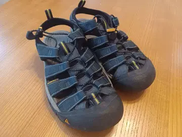 KEEN 스포츠 샌들 네이비 25cm