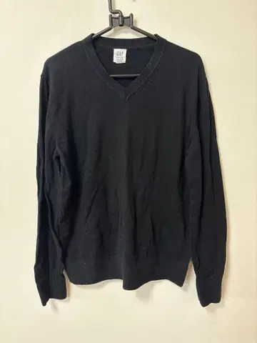 GAP 블랙 V넥 스웨터 S