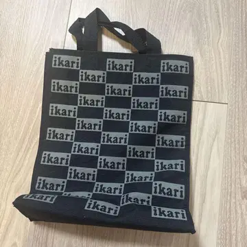 ikari 로고 에코백 블랙
