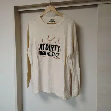 ATDIRTY HIGH VOLTAGE 긴팔 티셔츠