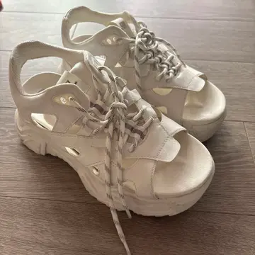 [ 새상품급 ] 스티브 매든 스포츠 샌들 통굽 화이트