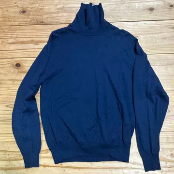 프랑스제 A.P.C. 네이비 터틀넥 니트 S 사이즈