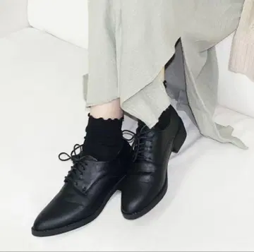 블랙 레이스업 슈즈