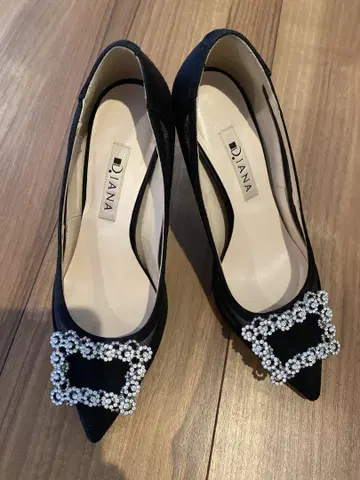 DIANA 블랙 비쥬 장식 하이힐 22.5cm
