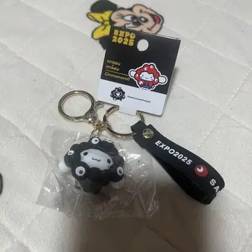 블랙 미야쿠미야쿠 x 산리오 콜라보 시나몬