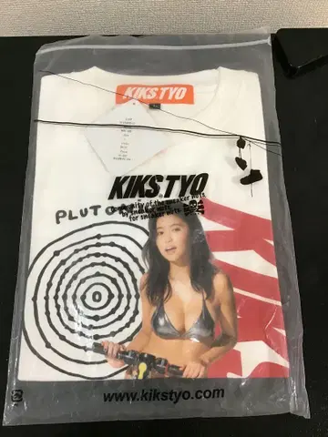 KIKS TYO 그래픽 T셔츠 오하라 유노