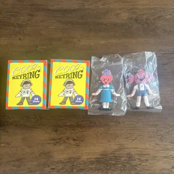 사쿠라자카 신세카이 키링 2종