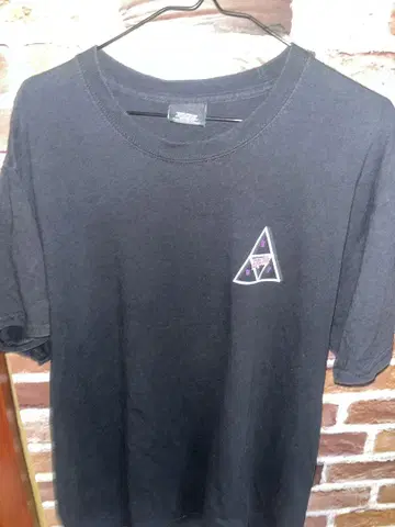 HUF T셔츠