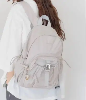 니코앤드 그레이 오리지널 개더 라이트 데이팩 백팩 즉시 구매