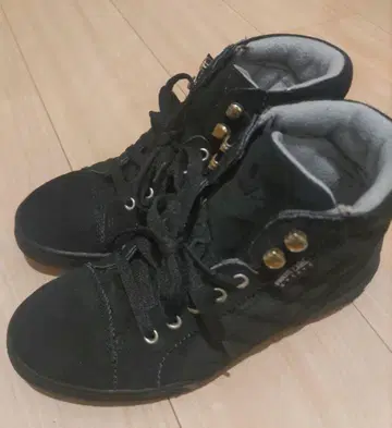 Private Label 블랙 스웨이드 하이컷 스니커즈