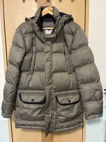 후드 부착 다운 자켓 올리브 그린
