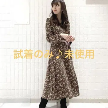 꽃무늬 브라운 긴팔 원피스