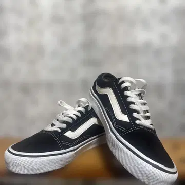 Vans 올드스쿨 블랙/화이트 23.5cm