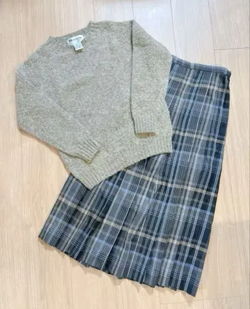 새상품급 어반 리서치 도어스 체크 플리츠 롱 스커트 블루 계열