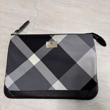 BLACK LABEL CRESTBRIDGE 클러치백