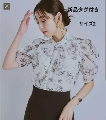 저스길리티 프린트 블라우스 사이즈 2