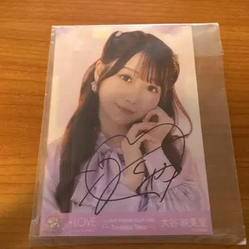 오타니 에미리 사인 포함 사진 LOVE ARENA TOUR 2025
