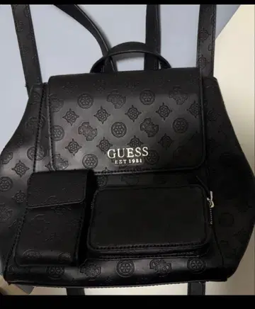 GUESS 블랙 백팩 엠보싱 가공