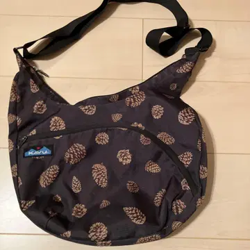 KAVU 숄더백