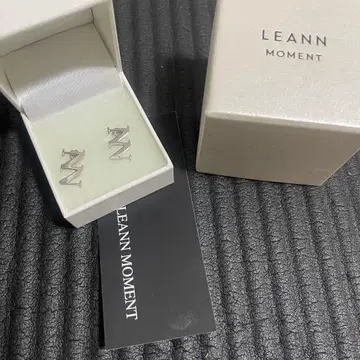LEANN MOMENT 실버 귀걸이