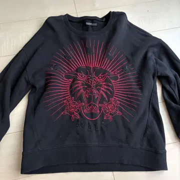 GUESS 자수 트레이닝복 S
