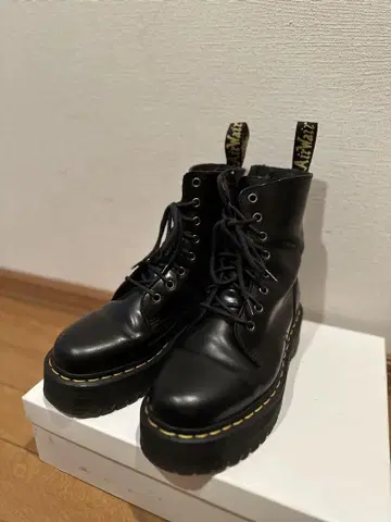 닥터마틴 8홀 25cm
