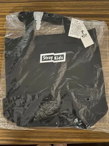 Stray Kids 블랙 토트백