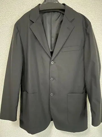 UNIQLO U 블랙 테일러드 자켓