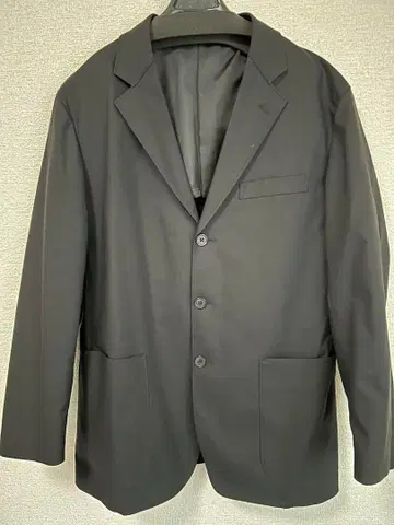 UNIQLO U 블랙 테일러드 자켓