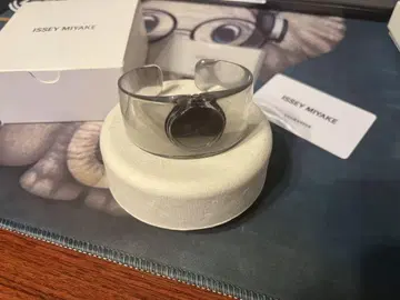 ISSEY MIYAKE 투명 밴딩 시계