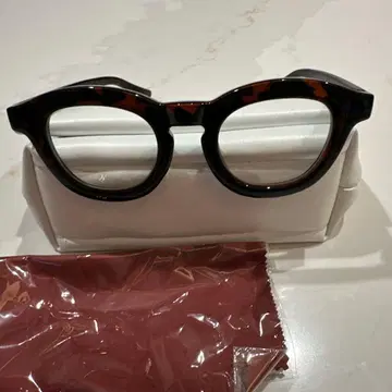 GANIE. 토터스쉘 라운드 안경