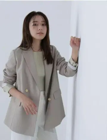 택 포함 새상품 내추럴 뷰티 베이직 더블 브레스트 박스 자켓