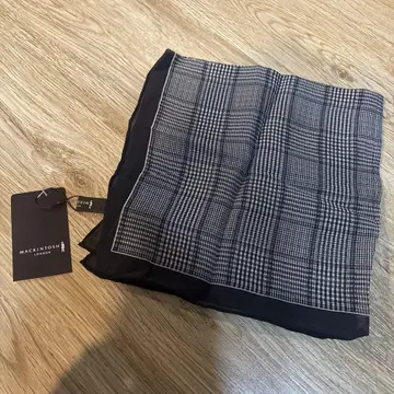 새상품 MACKINTOSH LONDON 실크 포켓 치프