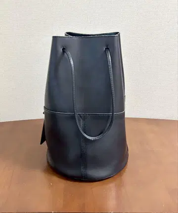 마르코마르지 양동이형 가죽 숄더백