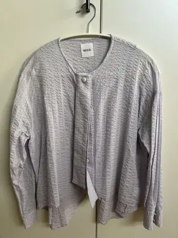meer. Bowtie blouse