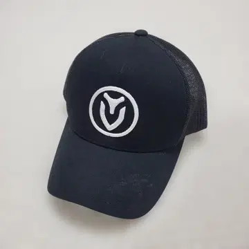 VESSEL 메쉬 캡 블랙 자수 로고