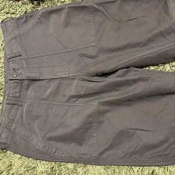 UNIQLO 밀리터리 워크 팬츠 백 포켓 부착