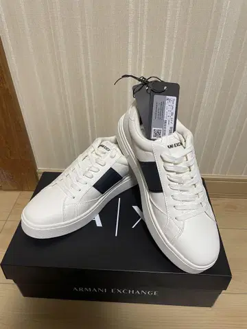 ARMANI EXCHANGE 화이트 스니커즈