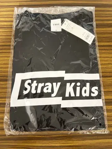 Stray Kids 블랙 T셔츠 M 사이즈