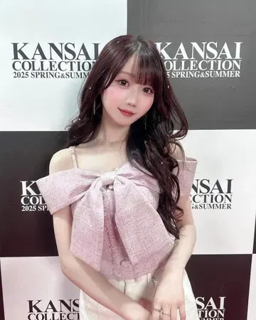 LIP SERVICE 트위드 리본 오프숄더 상의