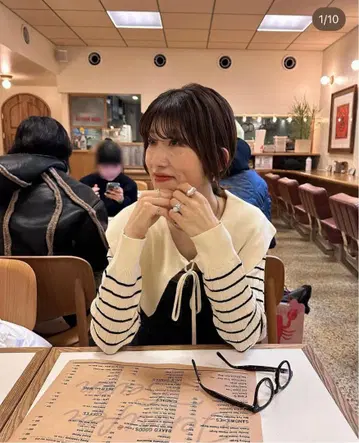 스트라이프 패턴 긴팔 스웨터