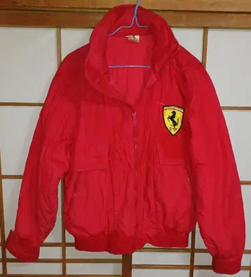 Ferrari 빨간색 다운 점퍼
