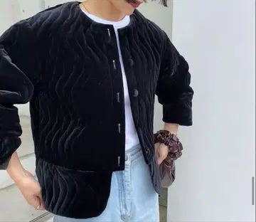 meer. 웨이브 퀼팅 벨로아 자켓